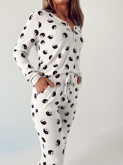 Black & White Yin Yang | Women's Bamboo  Pajamas