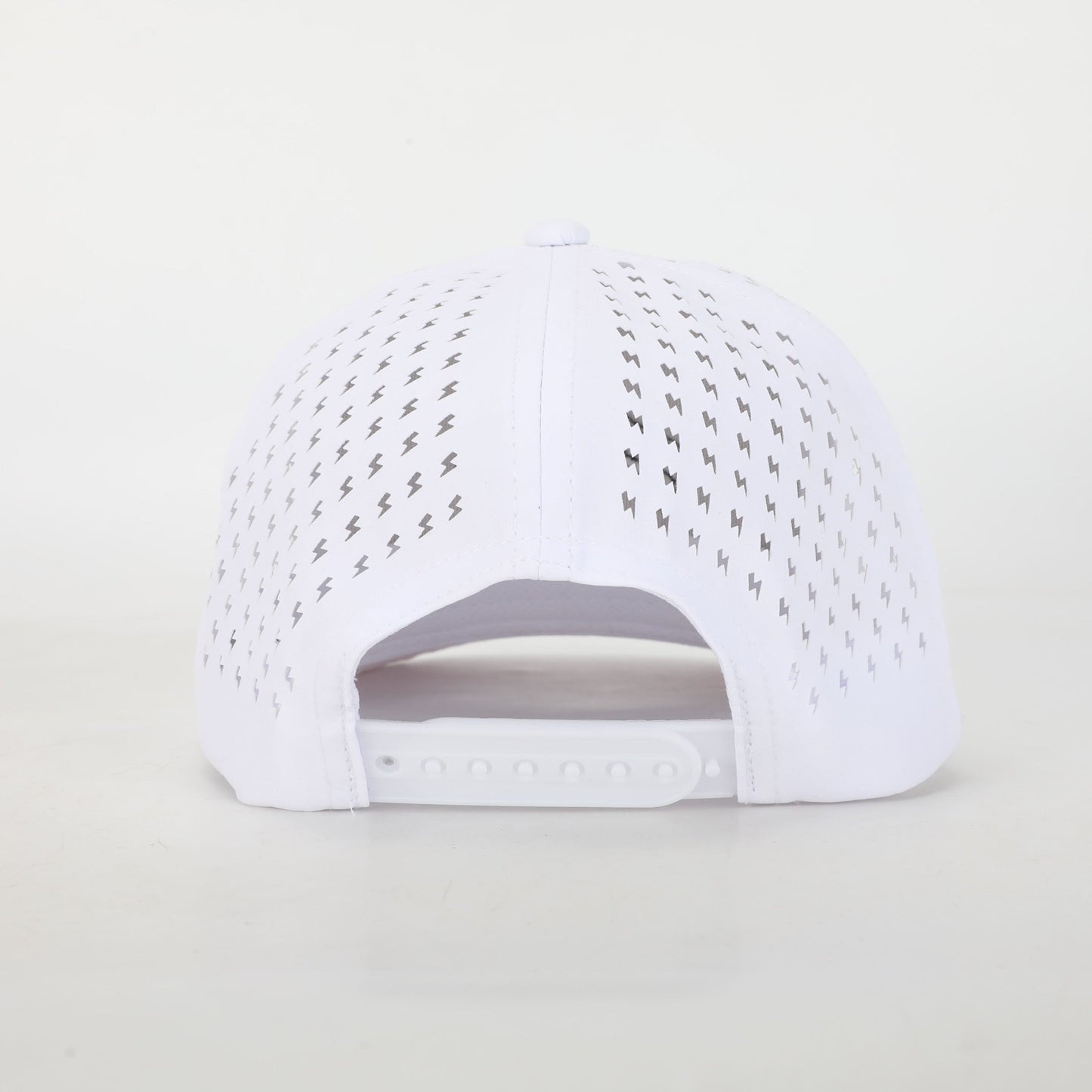 FINISH LINE WHITE ADVENTURE SNAPBACK