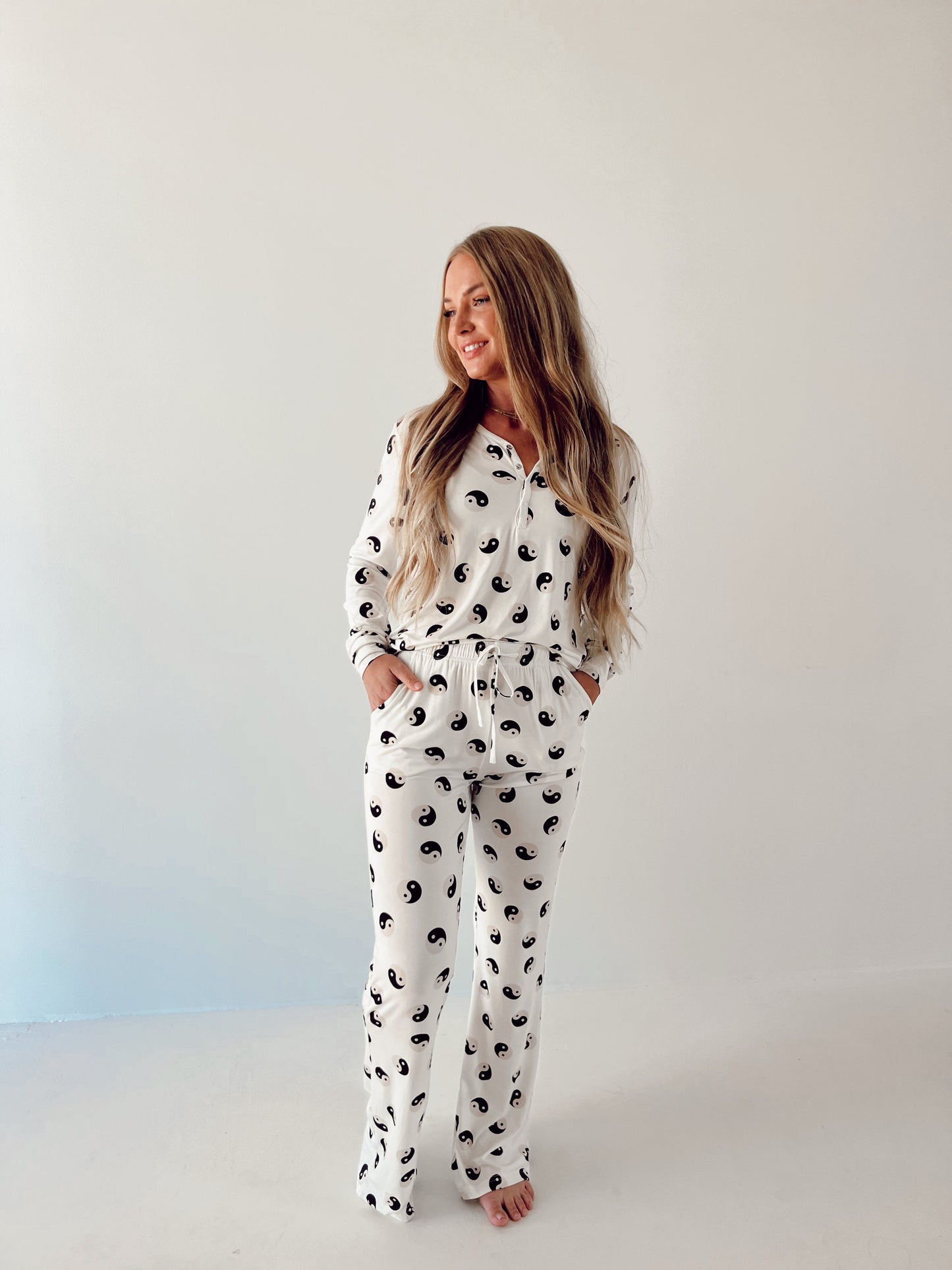 Black & White Yin Yang | Women's Bamboo  Pajamas