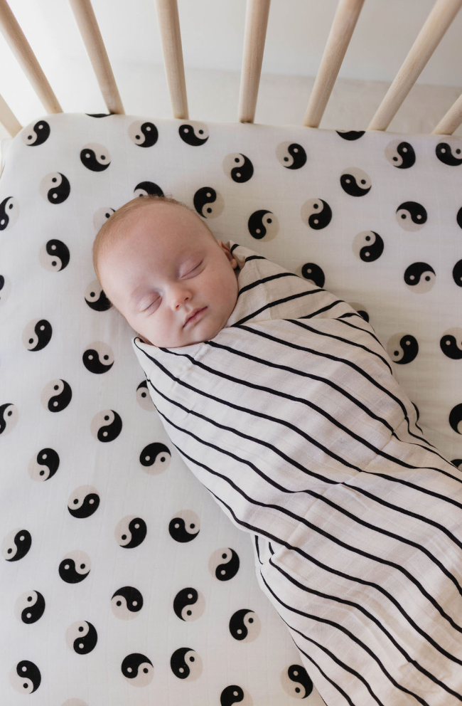 Black & White Yin Yang | Crib Sheet