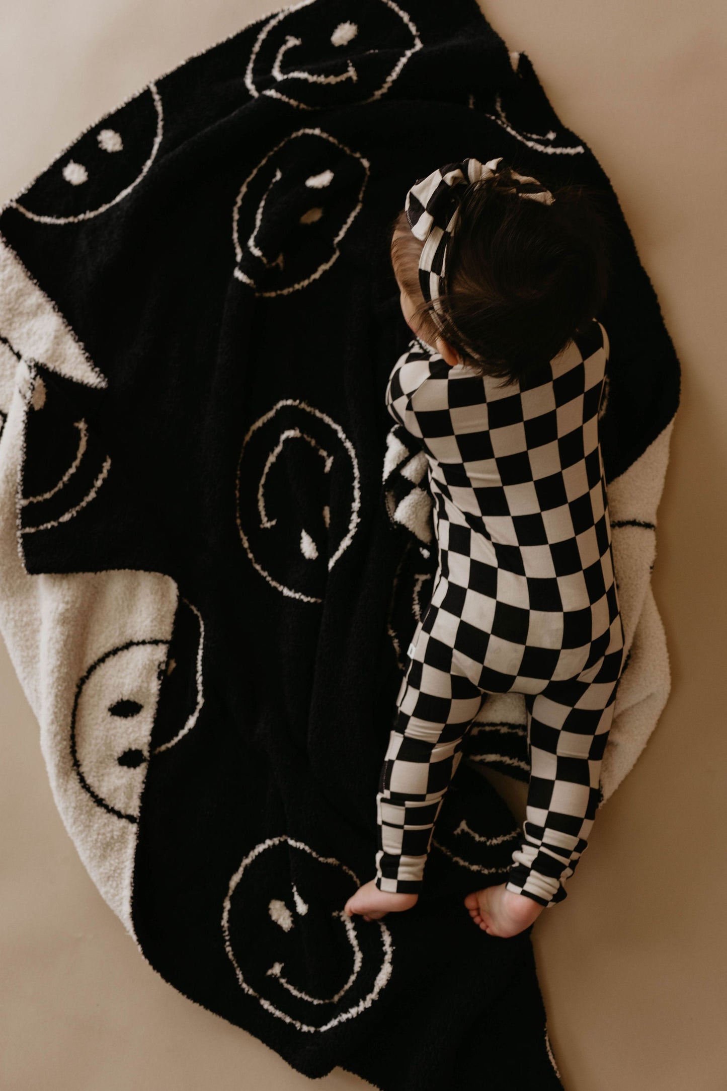 Just Smile Black & Ivory | Plush Blanket