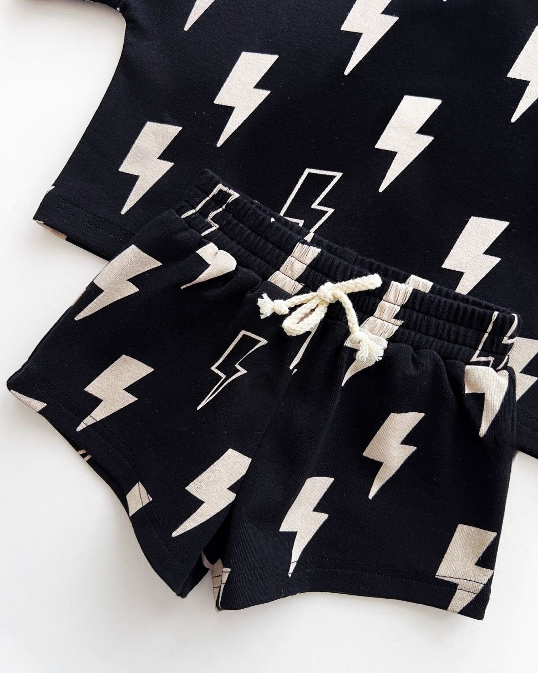 Shorts Set | Black Bolts